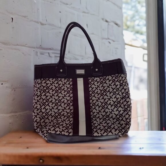 SOLD Tommy Hilfiger Logo Jacquard Leather Striped Tote Bag in Gray and Black - Picture 2 of 10